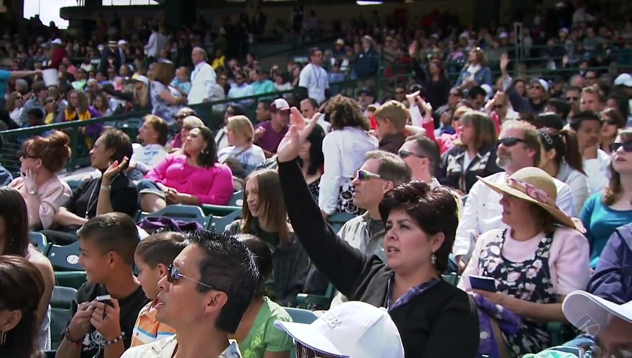 Saddleback Church Worship - Easter 2010 at Angel Stadium - Mighty To Save