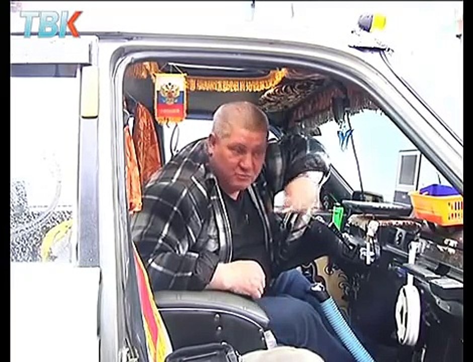 Суровый автотюнинг по-карамышевски - шторки на окнах и надписи по-английски