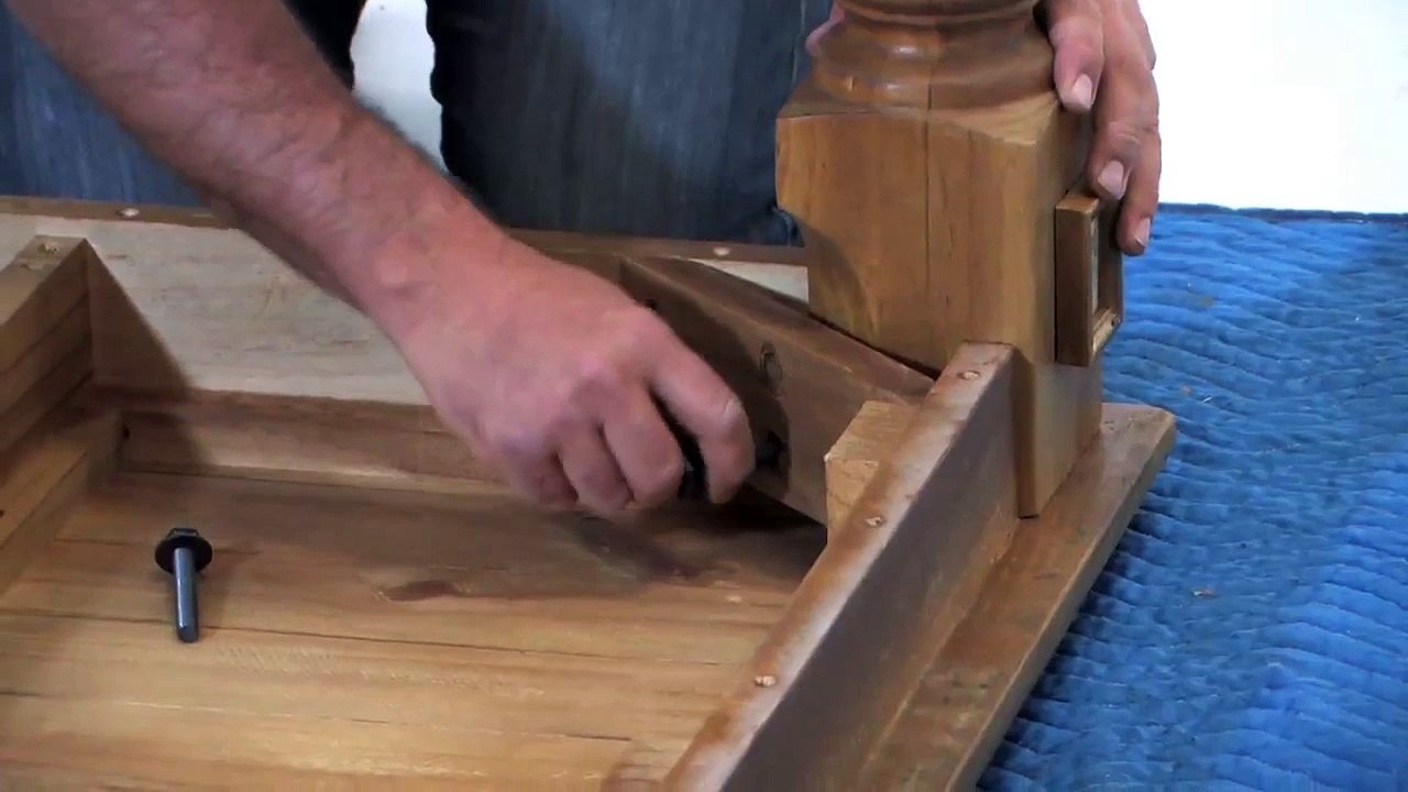 How to assemble a standard 4 leg table