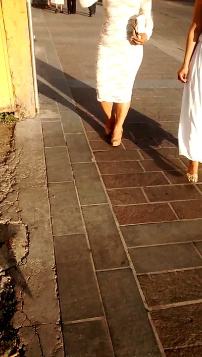 Mamacita riquisima en vestido de encaje 1