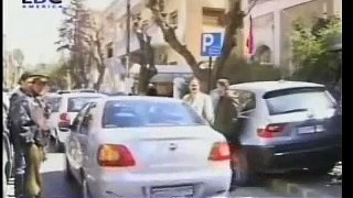رفع العلم اللبناني فوق السفارة اللبنانية في دمشق