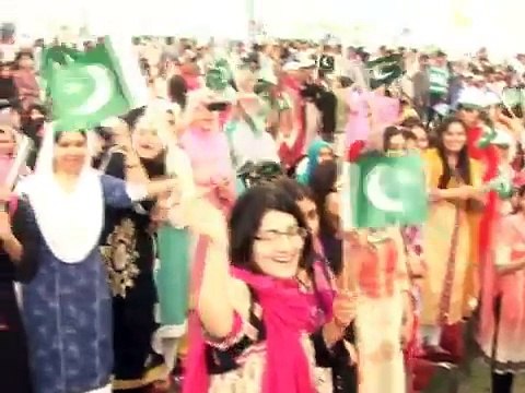 CM Punjab Distributing Laptop in UET Lahore