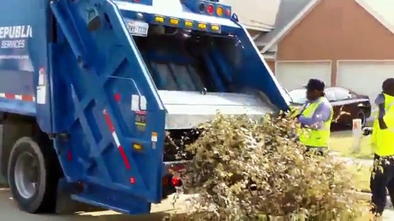 Garbage Truck Videos for Children - Garbage Trucks Crush Stuff