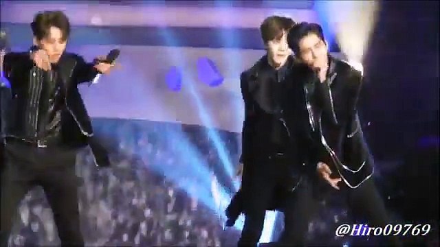 150115 Infinite Golden Disk Awards Shower + Back (Sungjong focus)