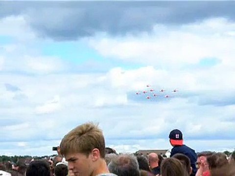 Red Arrows display at Farnborough Airshow 2008