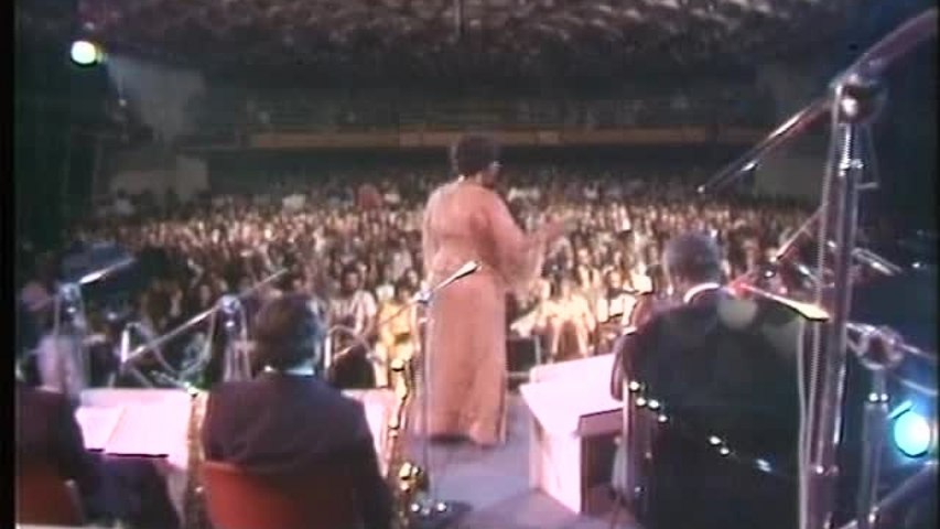 Ella Fitzgerald, Count Basie Orchestra - Flying Home