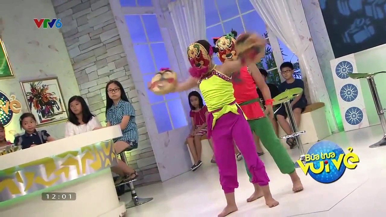 Bữa trưa vui vẻ |Gia Bảo & Gia Linh|