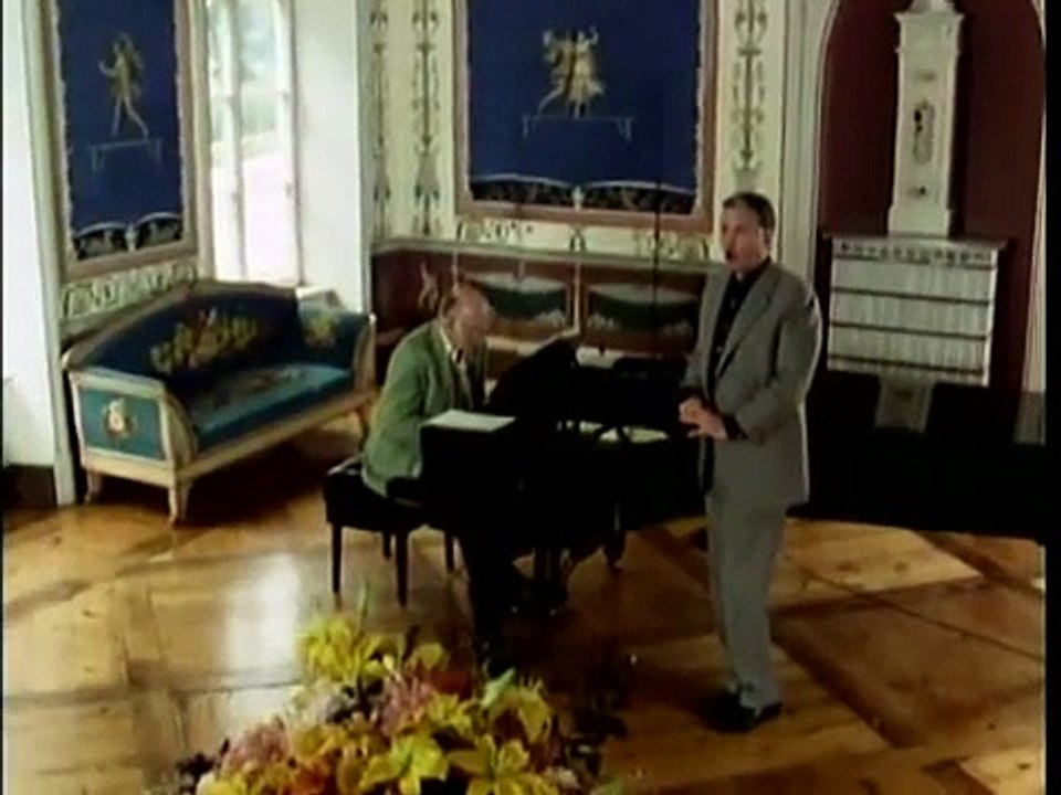 Dietrich Fischer-Dieskau sings Der Wanderer