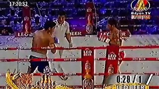 Keo Rumchong Vs thai  Bayon TV , 29 August 2015 Khmer Boxing