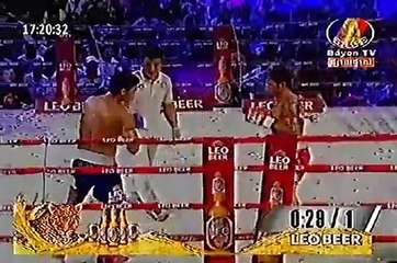 Keo Rumchong Vs thai  Bayon TV , 29 August 2015 Khmer Boxing