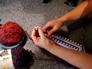 How to Cast On Rectangular Loom - Knifty Knitter
