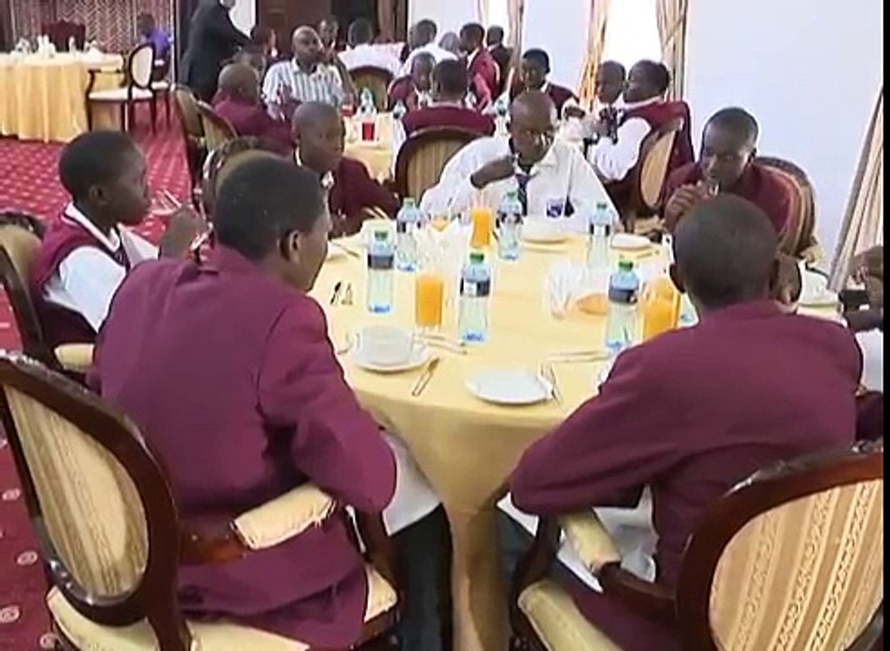 Chavakali High School Students Rare Moments with President Uhuru Kenyatta at State House, Nairobi.