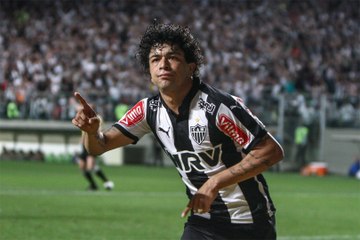 Galo bate o Avaí no Horto e segue na cola do líder