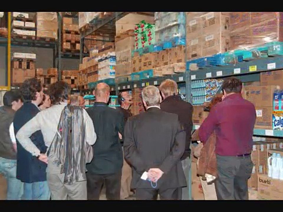 Replica Sistemi: evento nel magazzino di Thaler. Una logistica Essenziale