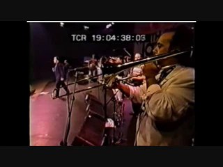 SANGRE Y SUDOR Y LAGRIMAS  Blood, Sweat & Tears -