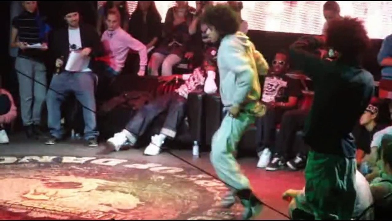 M357 BattleZone 2010 | Hip-hop Battle Professionals | Larry [Les Twins]