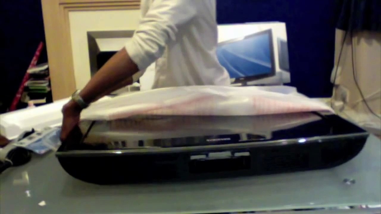 Samsung 32" LCD TV Unboxing