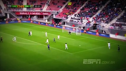 Edgar Davids scores awesome goal