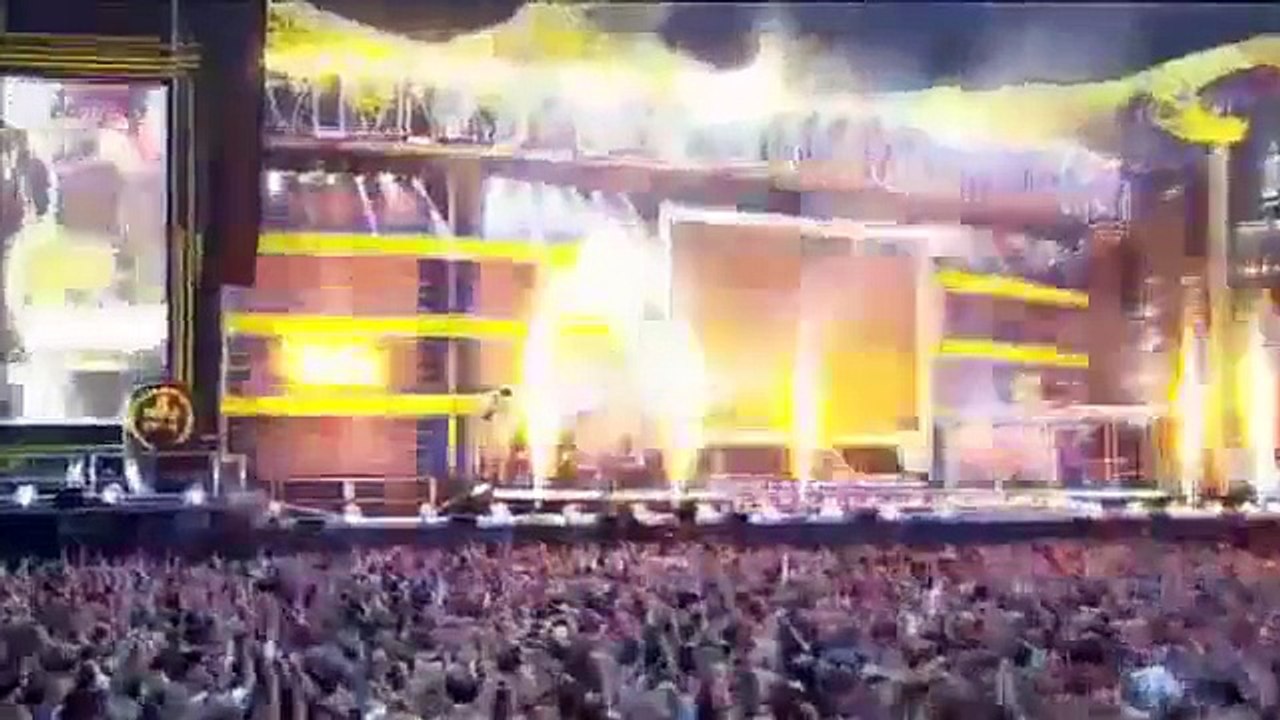 Robbie Williams- Let me entertain you- Progress Live