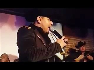alacranes musical 2015_abrasado de un poste