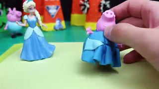 Play Doh Costume Peppa Pig Halloween and Disney Frozen Elsa for Mommy Pig