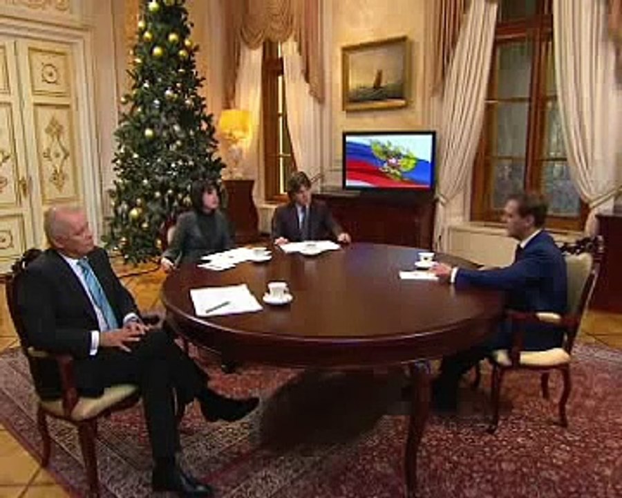 Д.Медведев.Интервью российским телеканалам.24.12.08.Part 1