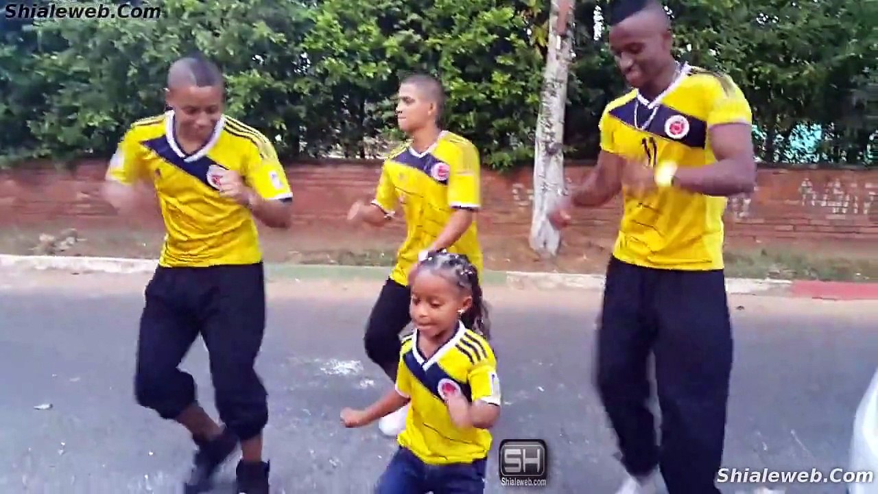 UNA JOVENCITA COLOMBIANA BAILANDO SALSA CHOKE CON SUS BAILARINES PARA PRACTICAR LA COREOGRAFIA SEPTIEMBRE 2015
