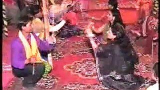 Ghungat main chand dandiya dance master aamu kalakaar 2004 multan
