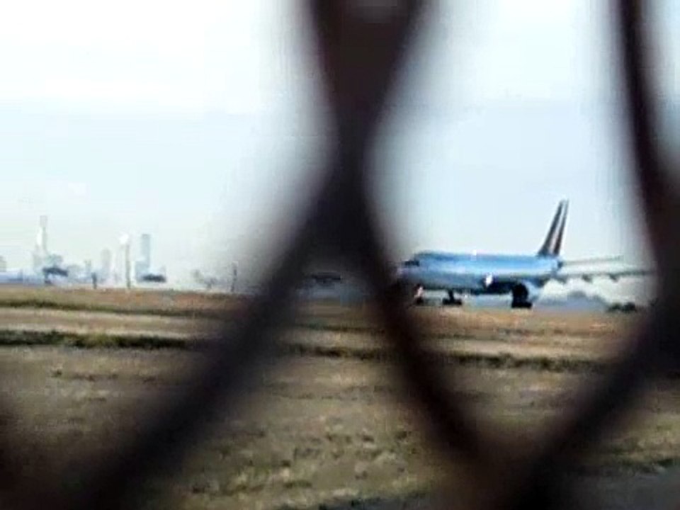 Philippine Airlines A330 take off