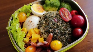Rice ball lunch box Jumeokbap 주먹밥 English & Korean Captions