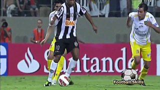 Ronaldinho Skills | Ronaldinho Best Football 2015