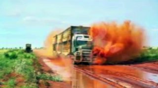 Trucks - Amazing long Road trains (most seen)