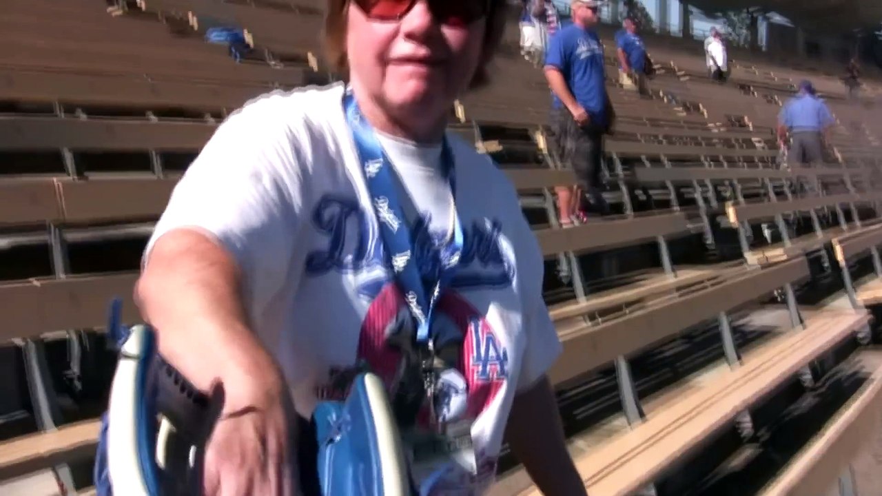Les 50 meilleurs "catch" de ce fan de Baseball dans les tribunes