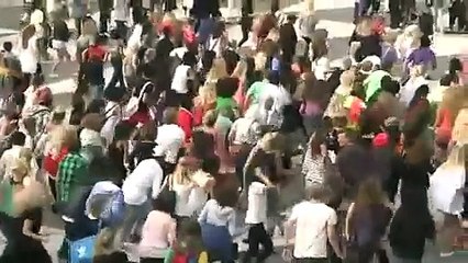 شغلوا أغنية لـ مايكل جاكسون و شوف شو راح يصير بالناس