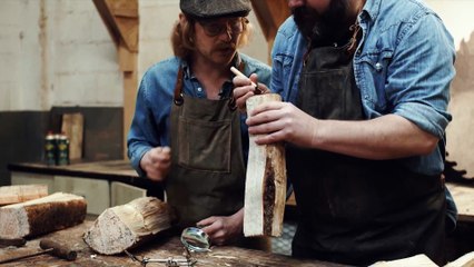 Cet artisan vend du bois pour cheminée "fait main" à plus de 1000 dollar... C'est une blague???
