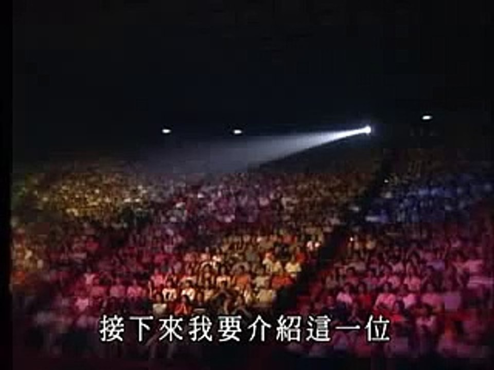 走在雨中(Walking in the rain)    萬芳(Wanfang Lin)演唱 原唱：齊豫