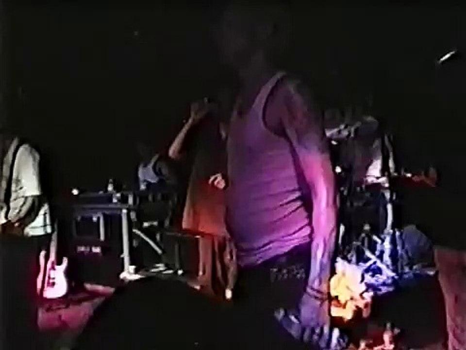 FIRST LINKIN PARK LIVE VIDEO/One Step Closer