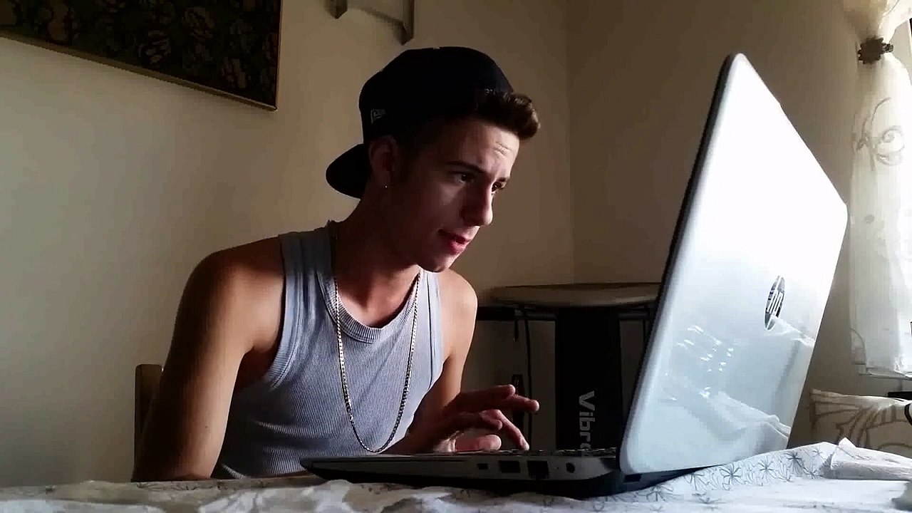 Anaconda cantata da Google traduttore!