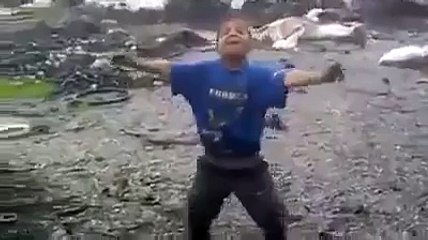 Bu Velet Bir Harika Dans Ediyor