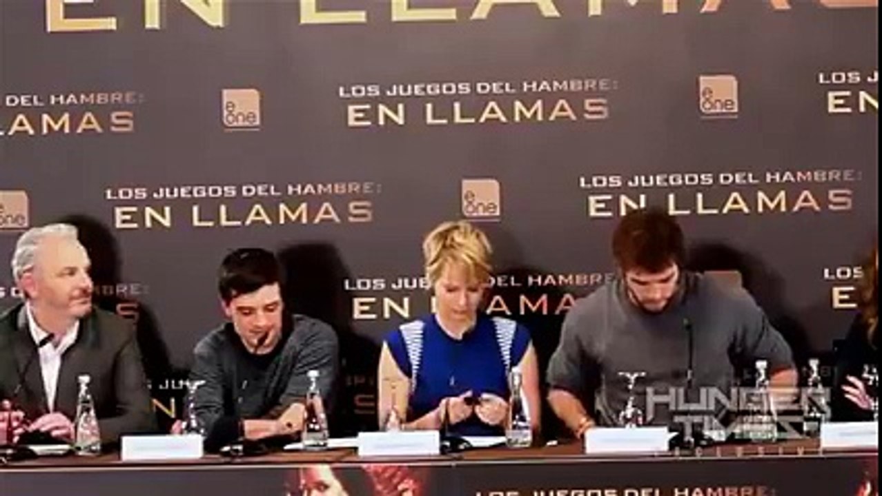 Jennifer Lawrence and embarrassment candy in a press conference in madrid