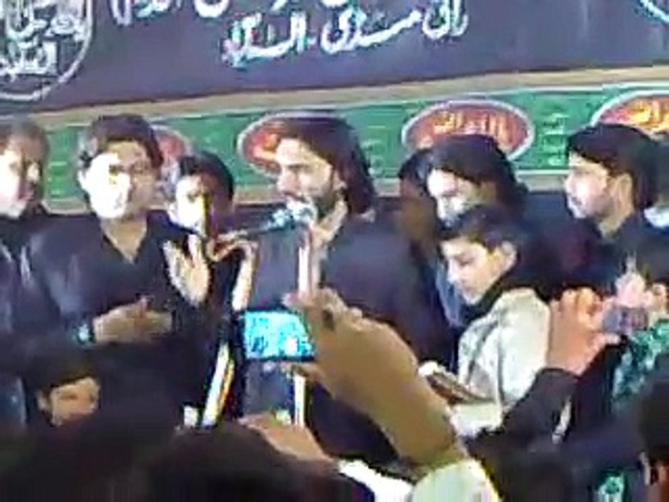 Akbar Tumhe Maloom Hai Kya Mang Rahe Ho | Sahib-e-Alam, Allahabad | 30th Jan 2011