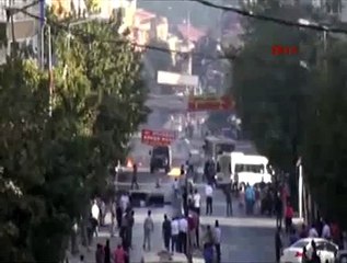 Etekli eylemci polis kamerasına takıldı!