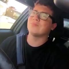 Jaime Soliz When you're jamming and the text notifications keep interrupting  definitelyaRemake ripheadphoneusers thatsongtho