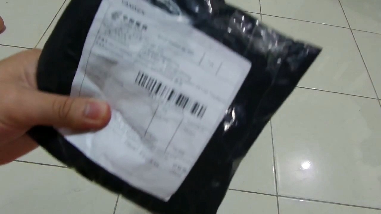 Unpacking Fox Tail Keychain from Ebay only 10$