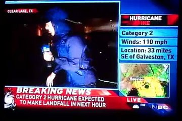 Ike turns Weather Channel reporter into human wind sock