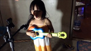 3 years old baby singing KATY PERRY Firework. Cailee Vlogs