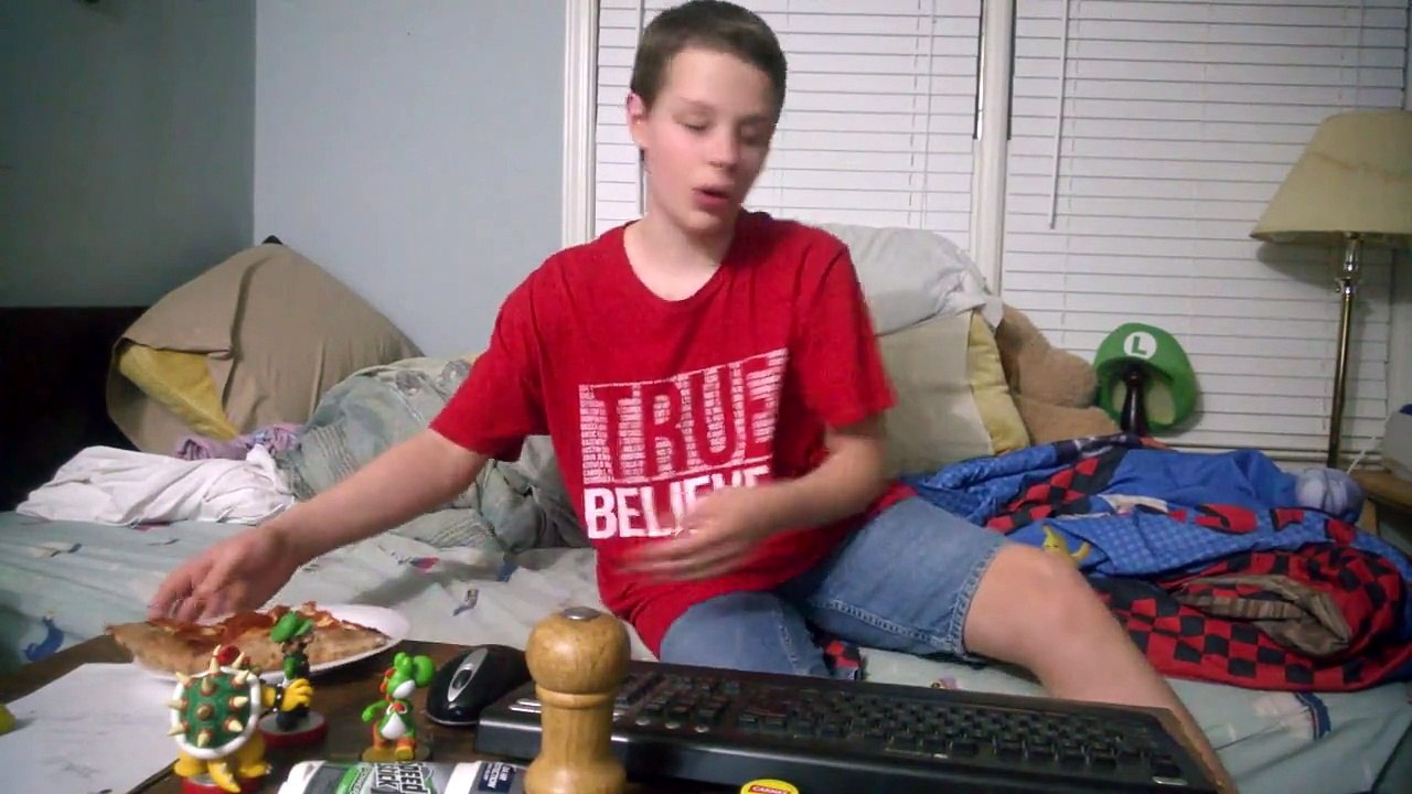 I eat a hot (sorta pepper)/ very funny reaction (should watch)