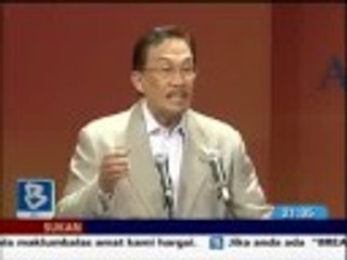 Anwar vs Shabery in historic debate (1 of 8)