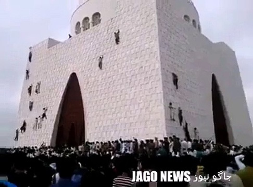 Real Spider men on Quaid Azam Mazar