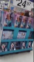 YouTube: Padre descubre a pervertido fotografiando a su hija en un supermercado